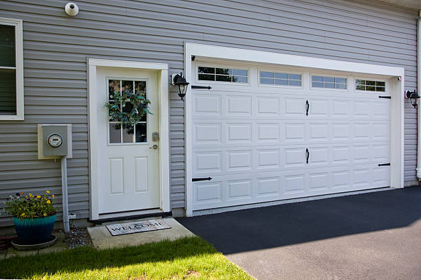 24/7 Emergency Garage Door Panel Replacement experts in Lincoln County County, NC